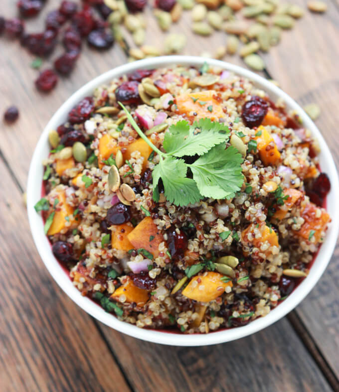 Healthy fall salad with delicious and only clean ingredients | littlebroken.com @littlebroken #quinoa #butternutsquash #salad