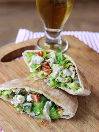 Greek Chicken Salad Pita Pockets|littlebroken.com