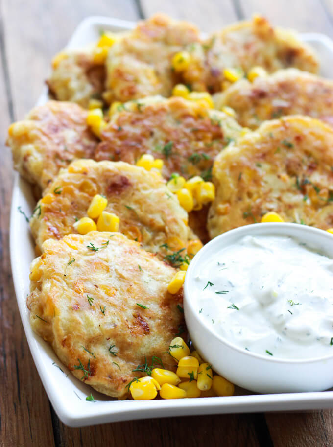 Corn and Bacon Fritters with Garlic-Dill Crema - perfect on the go breakfast or top it with your favorite lunch meat and cheese for yummy school lunch | littlebroken.com @littlebroken