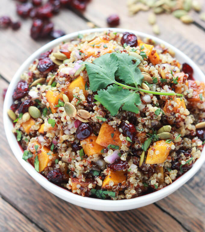 Healthy fall salad with delicious and only clean ingredients | littlebroken.com @littlebroken #quinoa #butternutsquash #salad