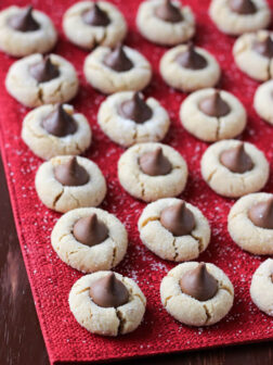 12 Days of Cookies - BEST cookie recipes to make this season! New recipe everyday. | littlebroken.com @littlebroken #christmascookies