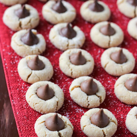 12 Days of Cookies - BEST cookie recipes to make this season! New recipe everyday. | littlebroken.com @littlebroken #christmascookies