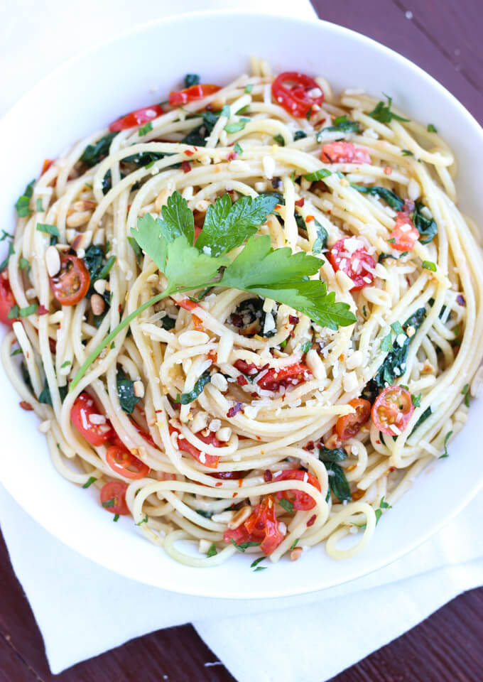If you love pasta but hate the calories then make this 30 minute pasta dinner with fresh ingredients but still amazing taste | littlebroken.com @littlebroken