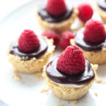 Super tasty, mini, and not to mention EASY dessert. Perfect for any party | littlebroken.com @littlebroken
