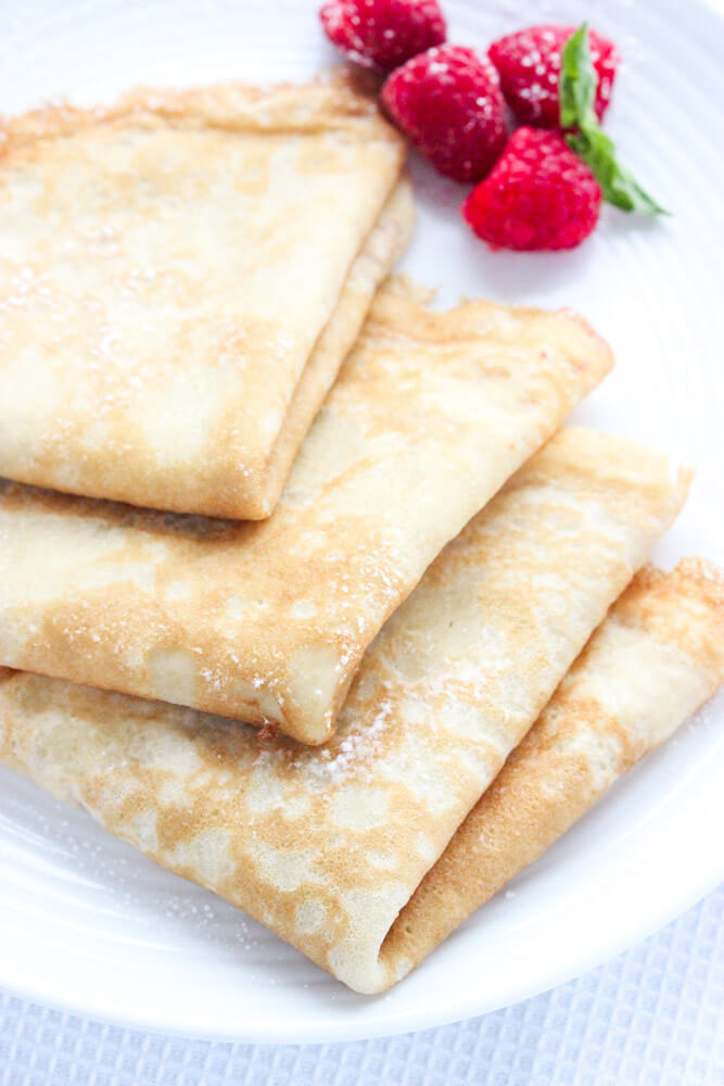 Made with healthy coconut oil and no refined sugars these crepes are light, airy, and absolutely the BEST! | littlebroken.com @littlebroken