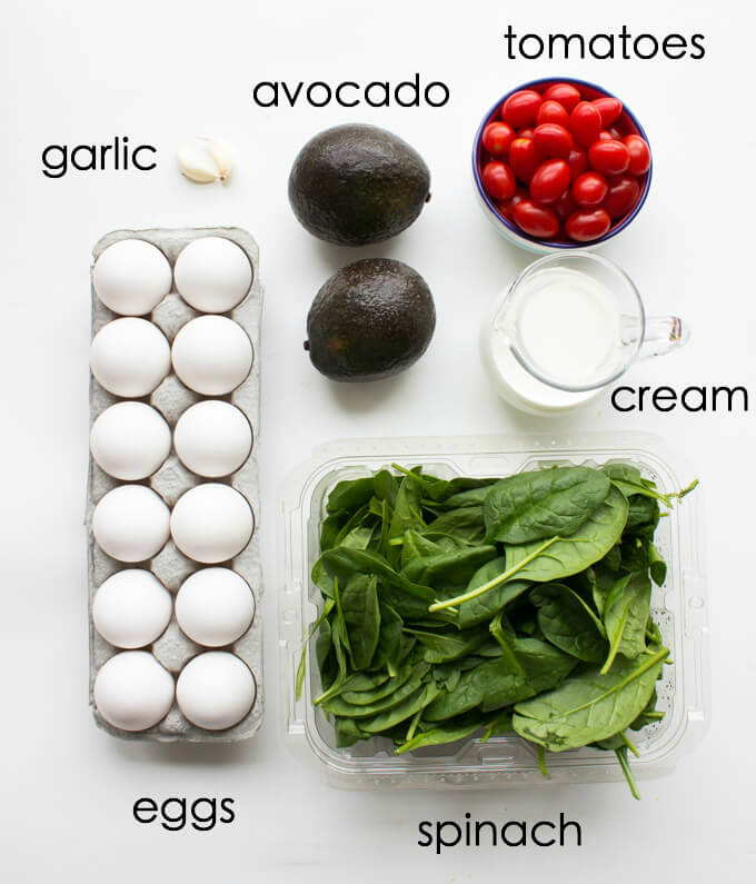 Egg Whites Scramble for Two - light and fluffy egg whites with spinach, tomatoes, and avocado. Healthy breakfast in minutes! | littlebroken.com @littlebroken