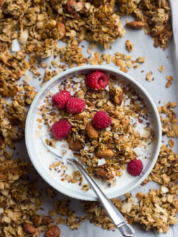 Homemade Vanilla Almond Flax Granola with Coconut - making your own granola has never been easier! Made with wholesome ingredients, this granola recipe is crunchy, lightly sweetened, and stores for 1-2 weeks | littlebroken.com @littlebroken