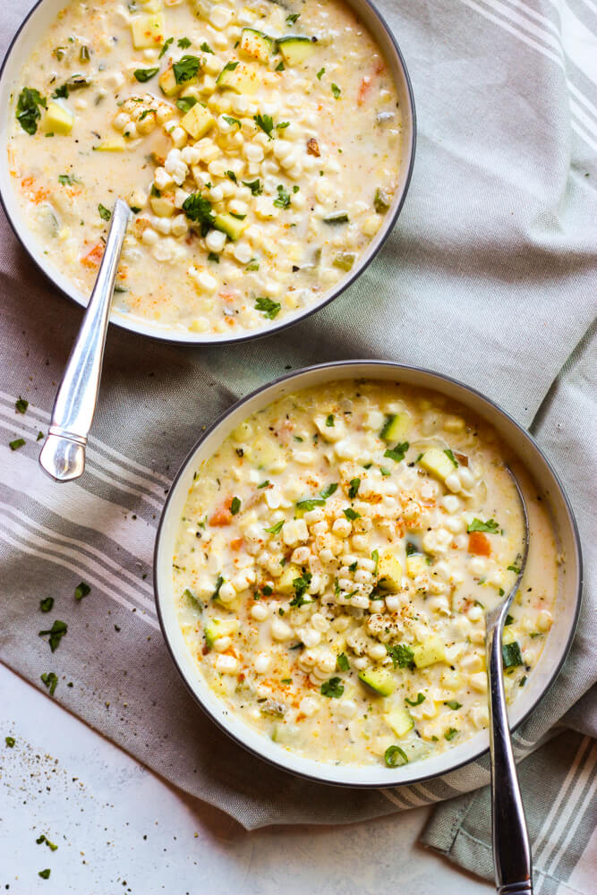 Summer Fresh Corn and Zucchini Chowder 