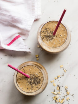 Coffee Banana Smoothie with Oats and Chia - coffee and a smoothie in one! Made with healthy ingredients. | littlebroken.com @littlebroken