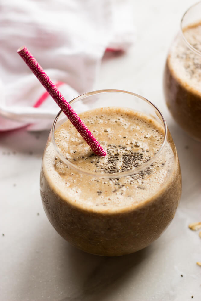 Coffee Banana Smoothie with Oats and Chia - coffee and a smoothie in one! Made with healthy ingredients. | littlebroken.com @littlebroken