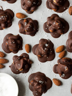 Peanut Butter and Chocolate Almond Clusters with Sea Salt - only 4 ingredients and no baking involved! | littlebroken.com @littlebroken