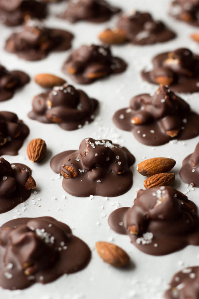 Peanut Butter and Chocolate Almond Clusters with Sea Salt - only 4 ingredients and no baking involved! | littlebroken.com @littlebroken
