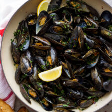 Steamed Mussels with Garlic and Parsley-image