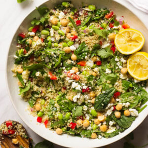 Quinoa Salad with Spinach and Feta - packed with crisp veggies and the most delicious lemon ginger dressing! This quinoa salad make the perfect side | littlebroken.com @littlebroken