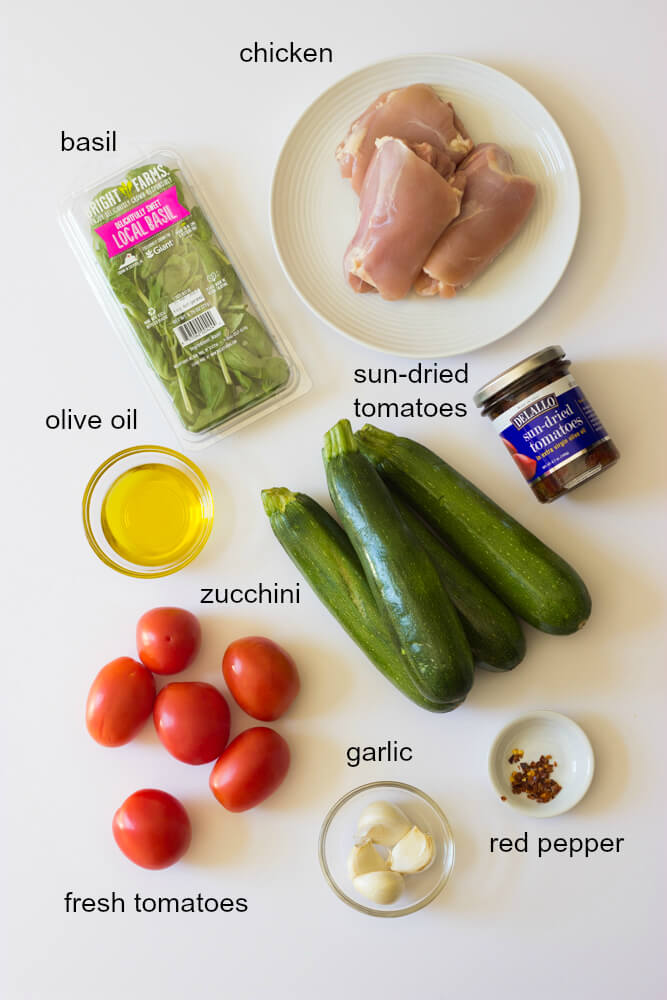 Tomato Basil Chicken with Zucchini Noodles - quickest 30 minute meal with clean ingredients! | littlebroken.com @littlebroken