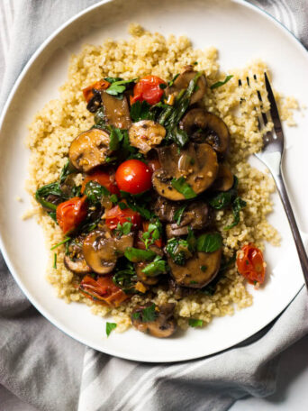 Veggie Marsala - easy meatless weeknight meal that is flavor packed thanks to Marsala wine, shallots, garlic, mushrooms, spinach, and tomatoes | littlebroken.com @littlebroken