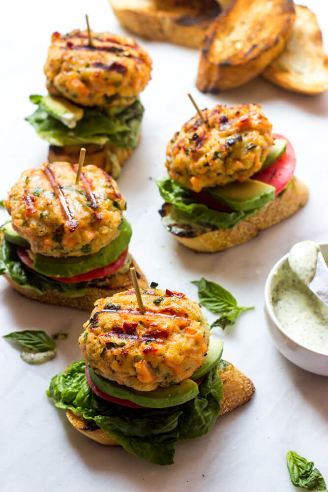 salmon burgers with basil mayonnaise