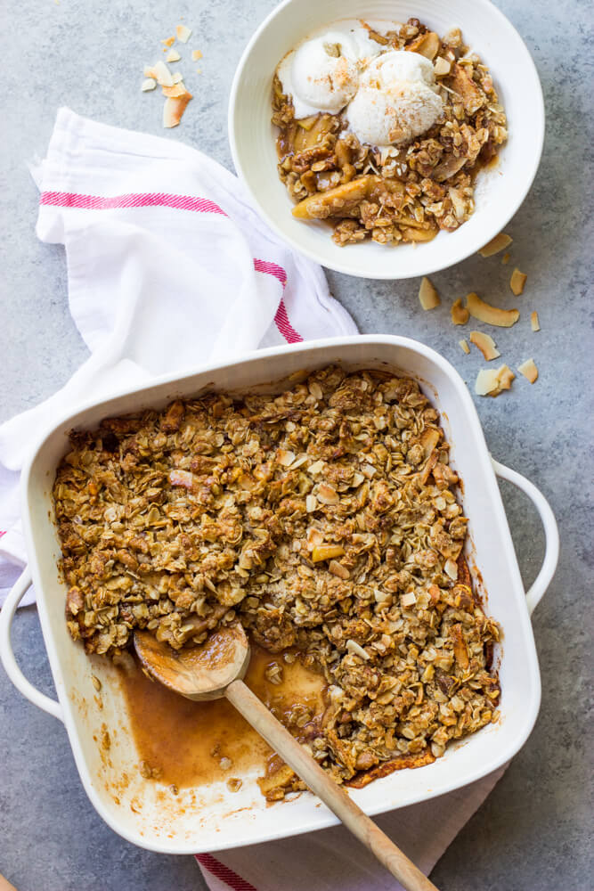 Apple Crisp with Coconut Oil and Honey - made with good ingredients such as coconut oil, honey, almond flour, and coconut flakes. | littlebroken.com @littlebroken