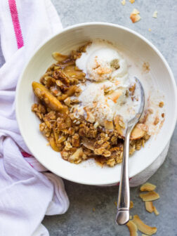 Apple Crisp with Coconut Oil and Honey - made with good ingredients such as coconut oil, honey, almond flour, and coconut flakes. | littlebroken.com @littlebroken