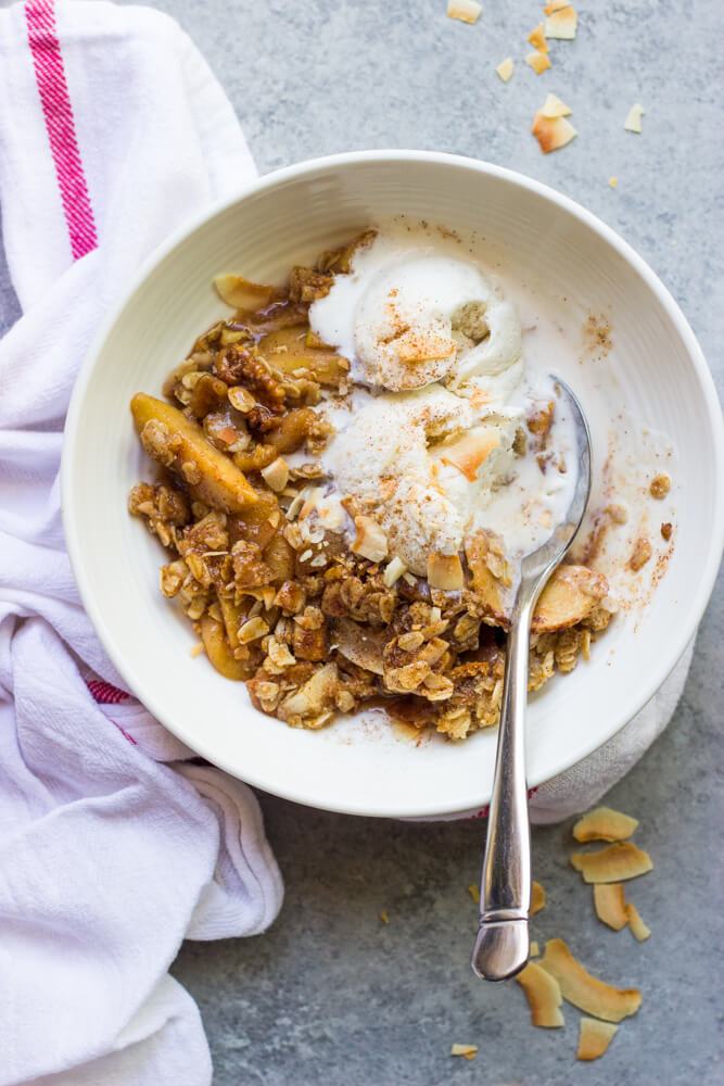 Apple Crisp with Coconut Oil and Honey - made with good ingredients such as coconut oil, honey, almond flour, and coconut flakes. | littlebroken.com @littlebroken