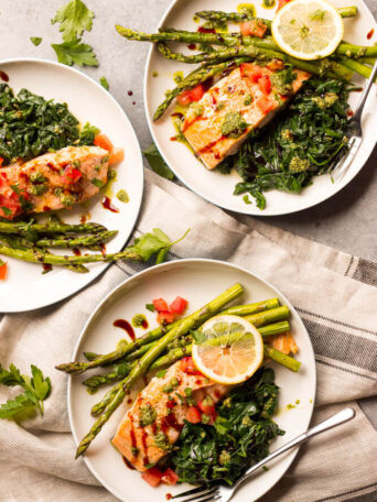 Baked Balsamic Salmon with Asparagus - perfect for date night in or company. This salmon dinner comes together in about 30 minutes | littlebroken.com @littlebroken