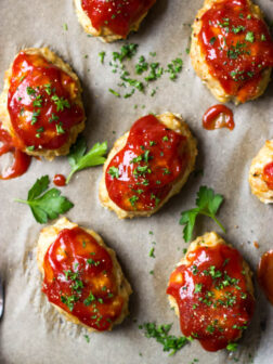 Mini Chicken Meatloaves - insanely juicy and tender mini meatloaves made with chicken and italian sausage | littlebroken.com