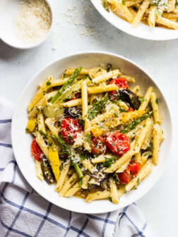 Pasta Primavera with Roasted Vegetables - roasted vegetables tossed with hot pasta and tomato herb sauce for an easy weeknight meatless meal | littlebroken.com @littlebroken