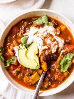 Summer Vegetable Chili - thick and belly warming chili. Made with all vegetables and delicious smoky flavor | littlebroken.com