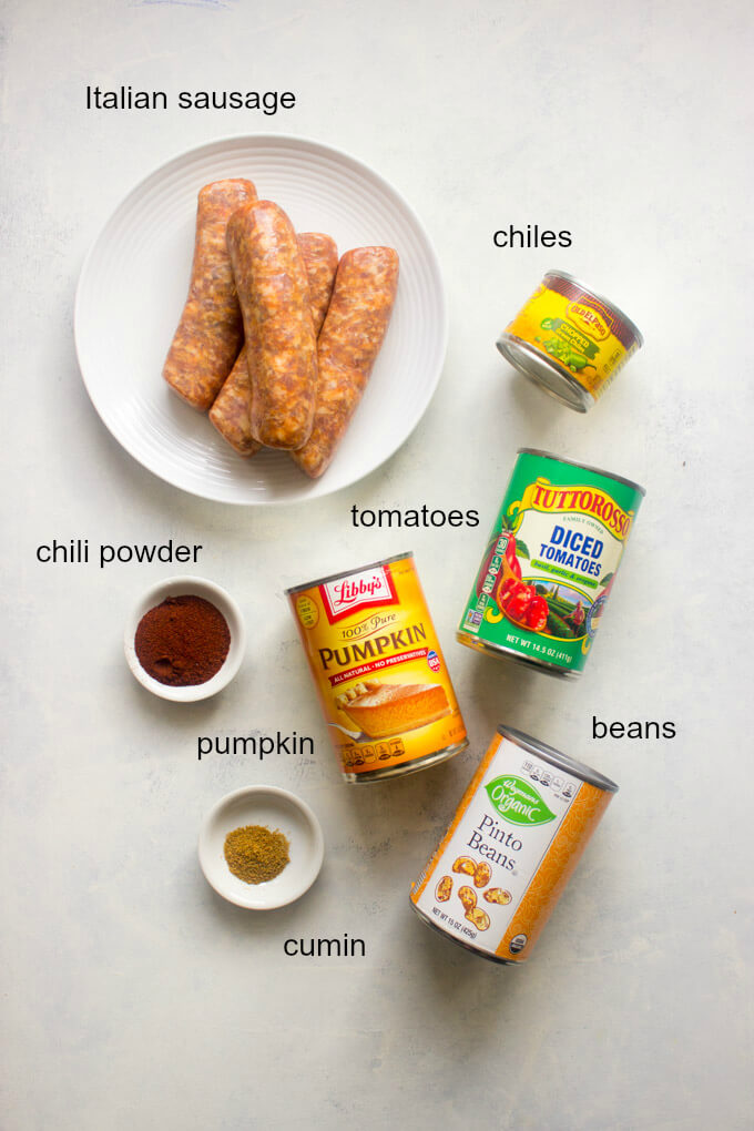 Ingredients to make pumpkin chili
