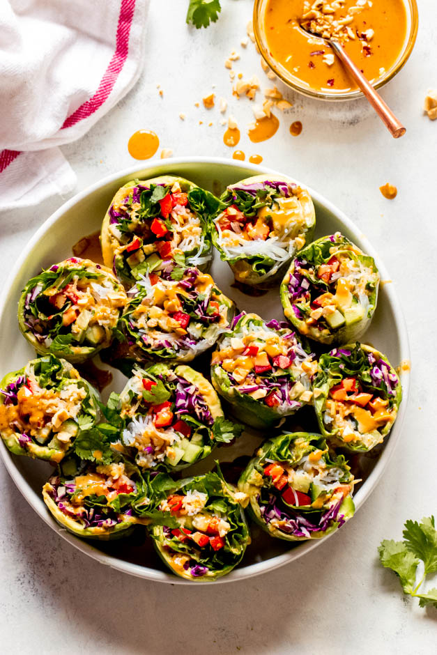 Rice paper rolls with vegetables in white platter