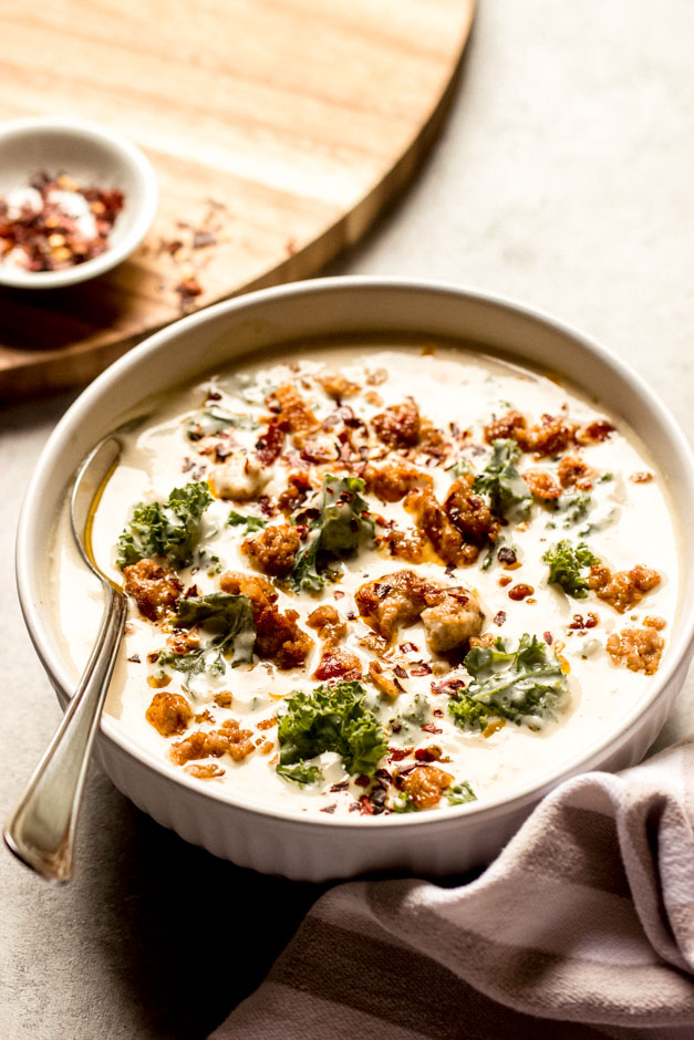 close up creamy cauliflower soup