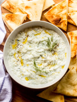 tzatziki yogurt sauce dip