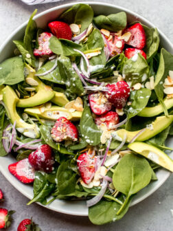 spinach salad with strawberries and avocado