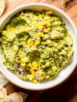 guacamole with mango