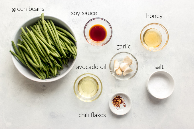 ingredients for spicy green beans. 