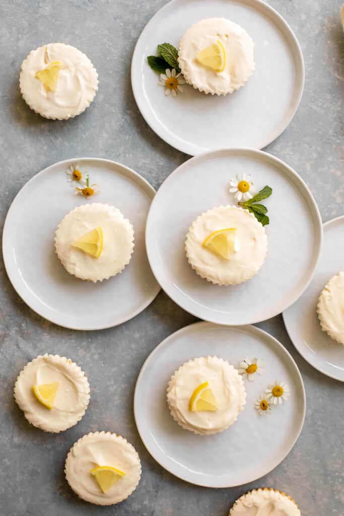 mini lemon cheesecake