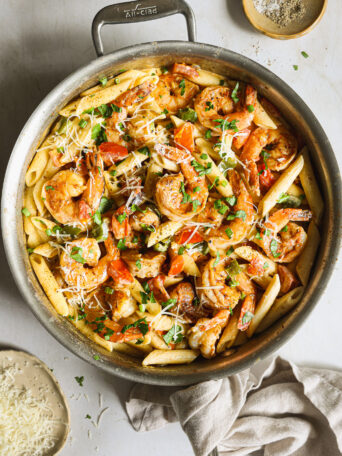 cajun shrimp pasta in a skillet.